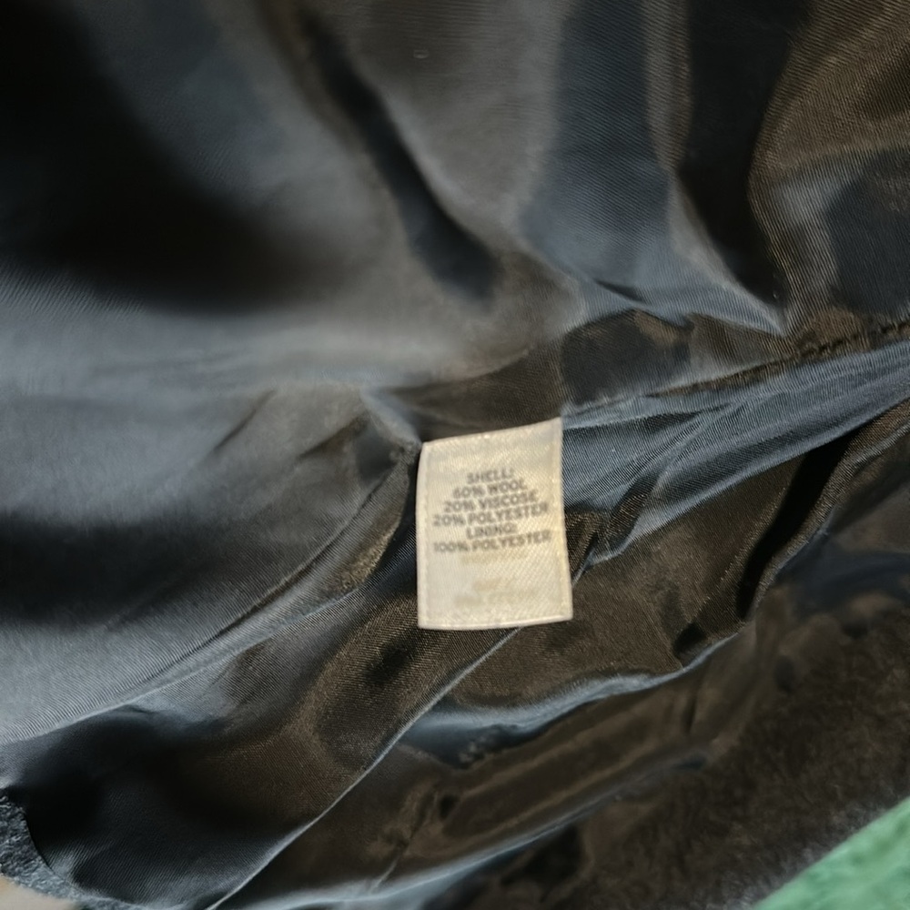 Hinge Ruffle Jacket - Picture 4 of 4